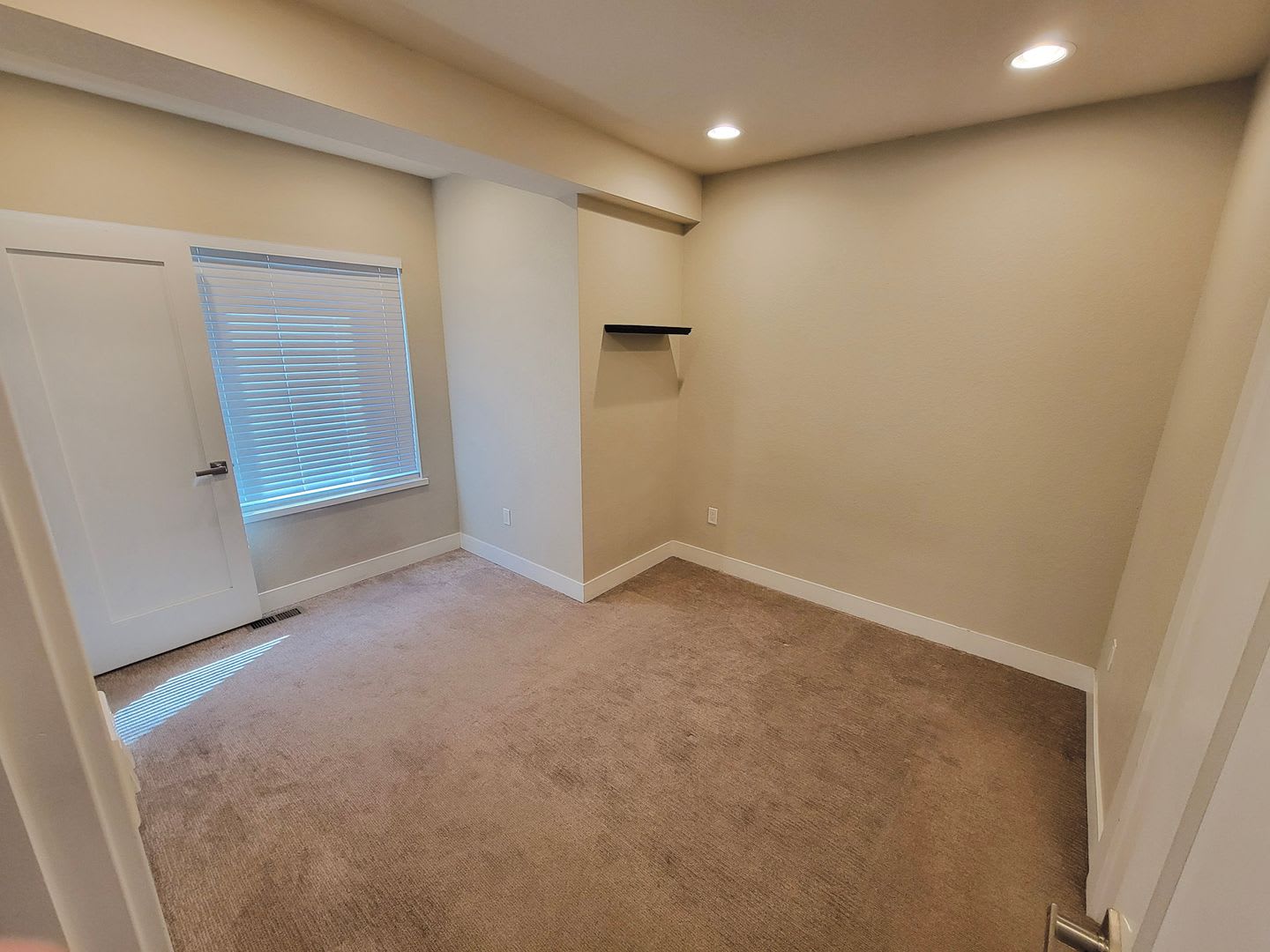 Gorgeous townhome – photo 3