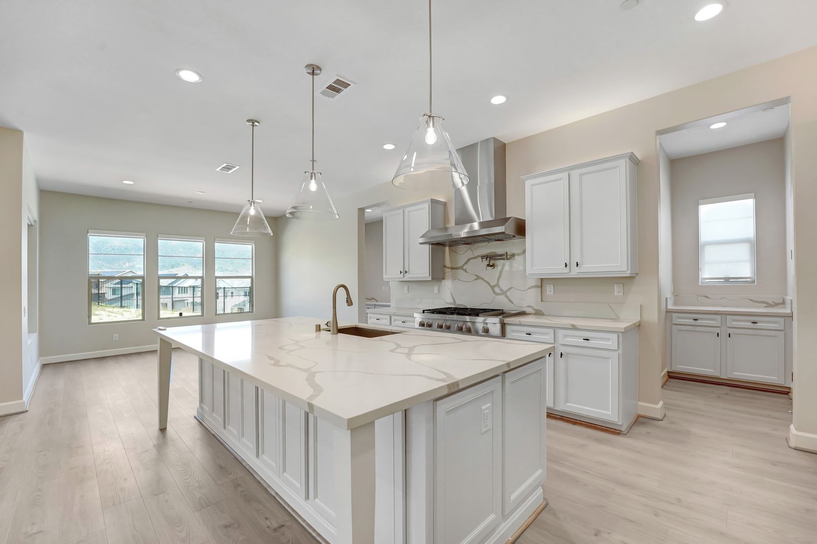 Coming soon! Stunning New Build Home with Breathtaking Views in Chatsworth’s Deer Lake Ranch! – photo 4