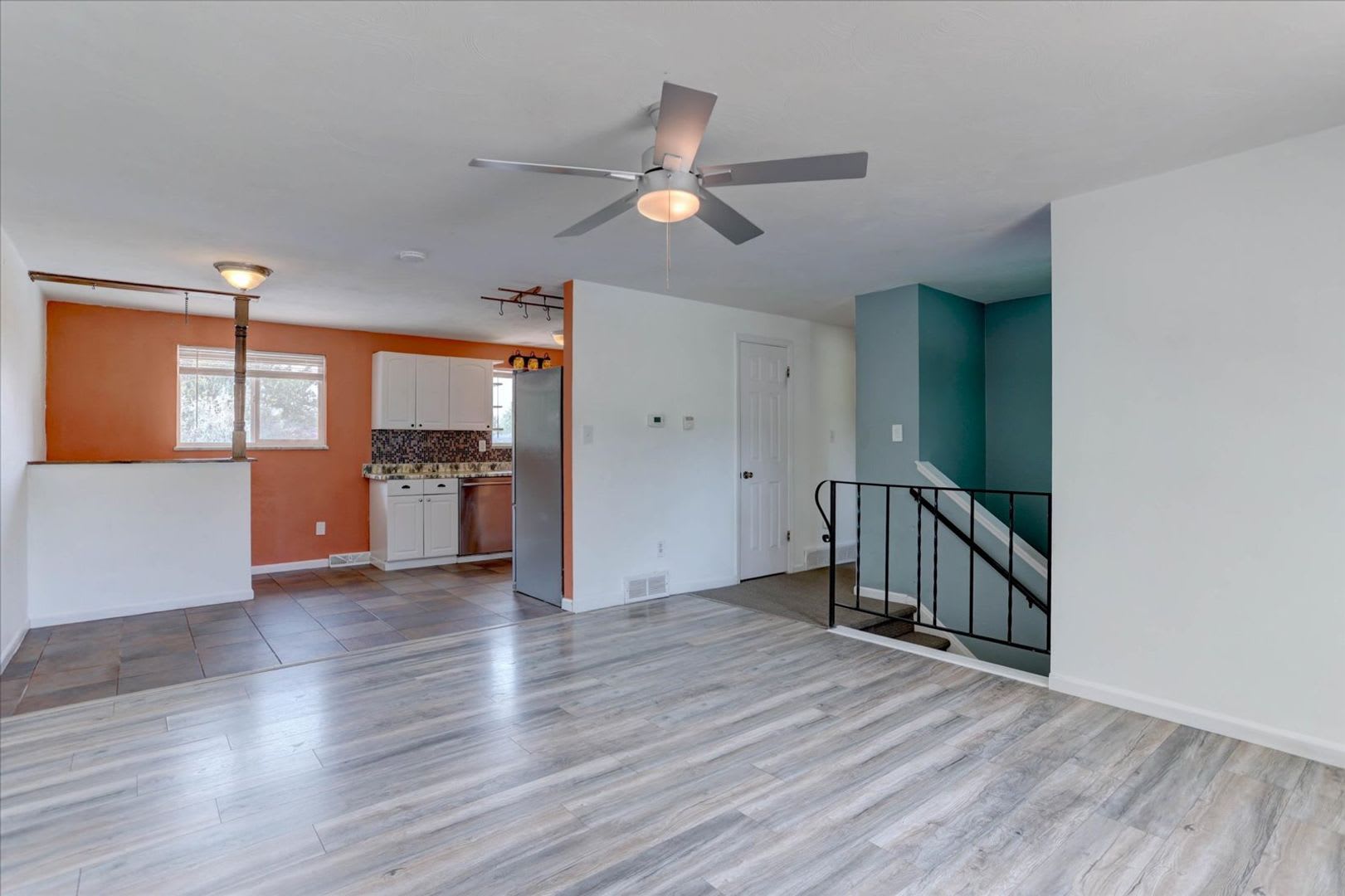 Spacious 3-Bedroom Home in Longmont with Fenced Yard – photo 1
