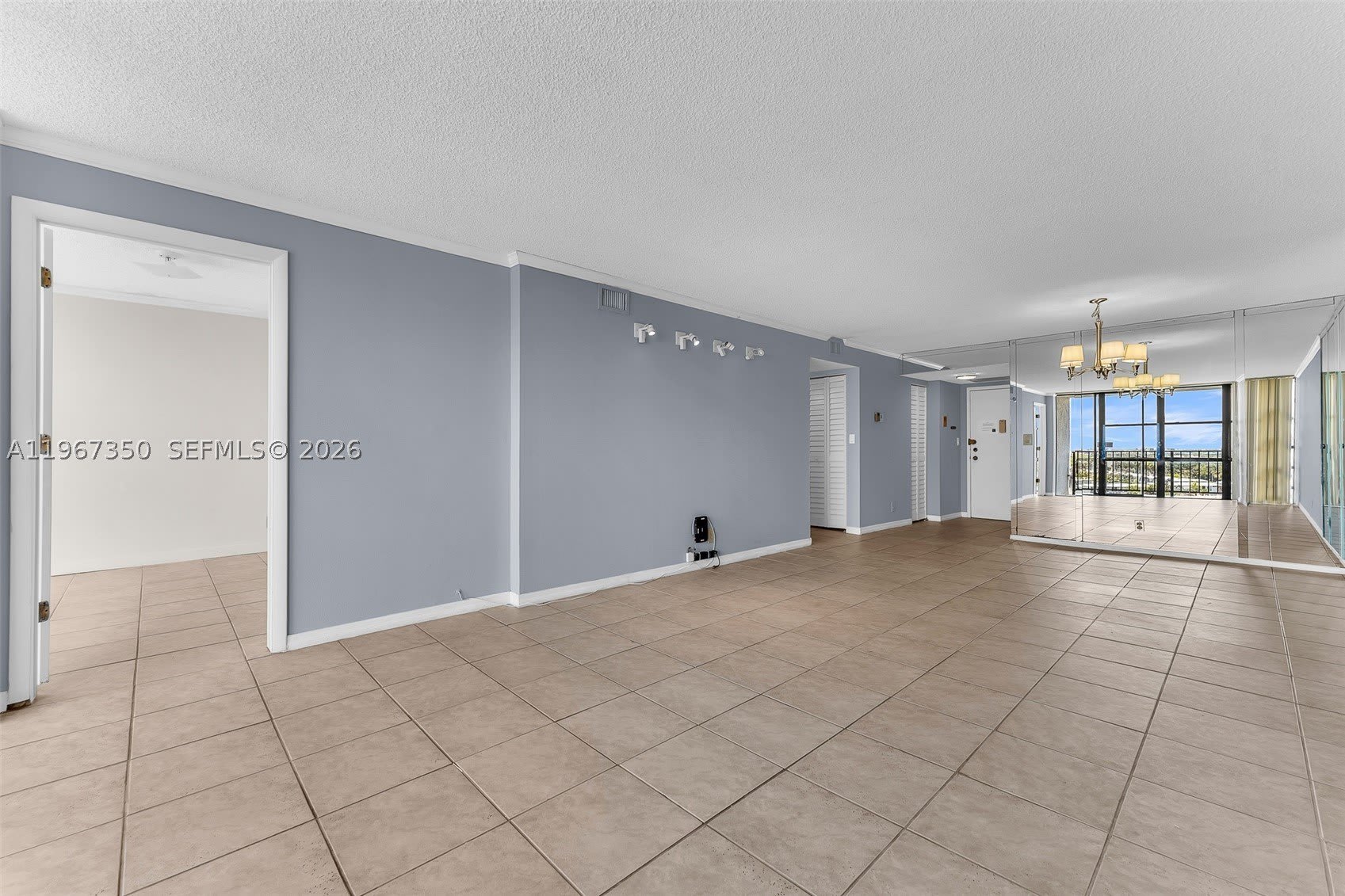 800 Parkview Dr Unit 211 – photo 4