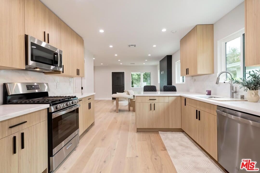 9028 Keith Ave – photo 4