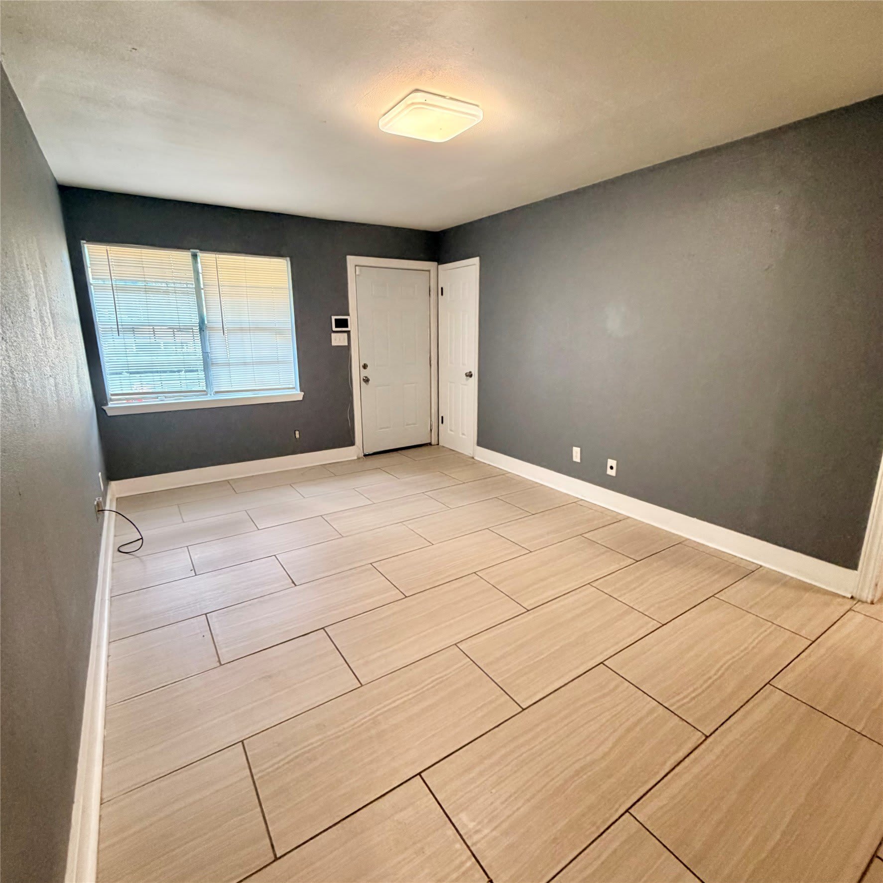 2423 Stonewall Street – photo 4