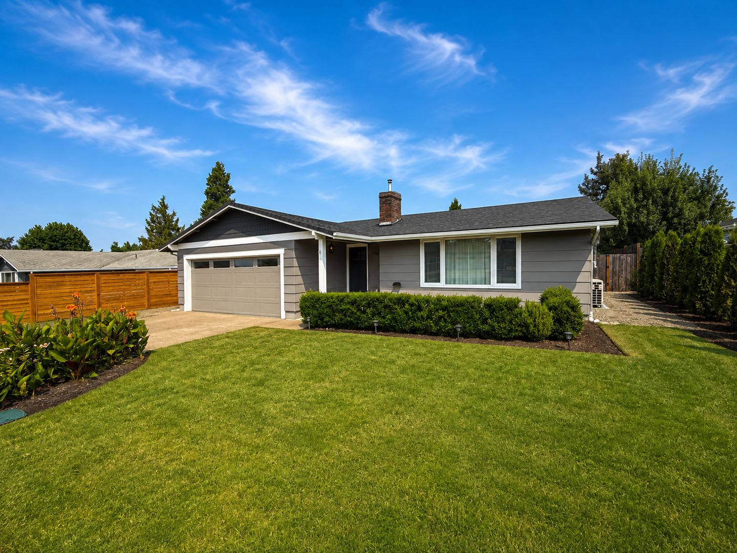 Beatifully Updated Cottage Grove Home – photo 2