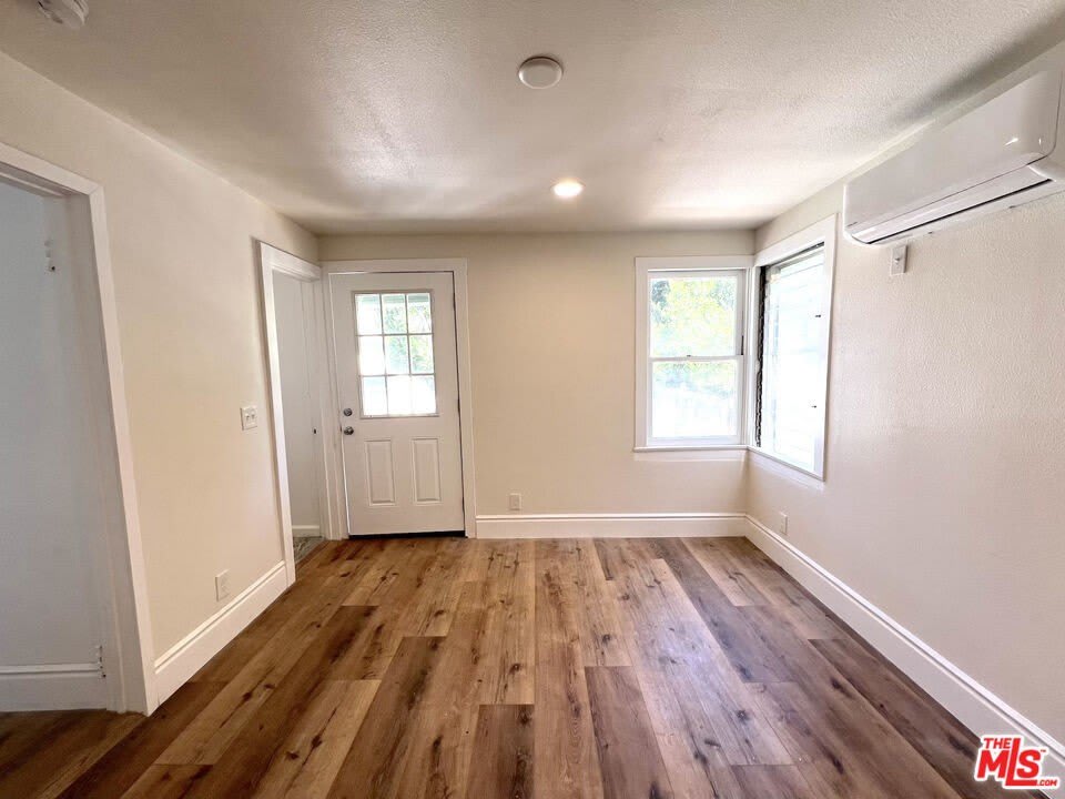 1828 S Gramercy Pl – photo 4
