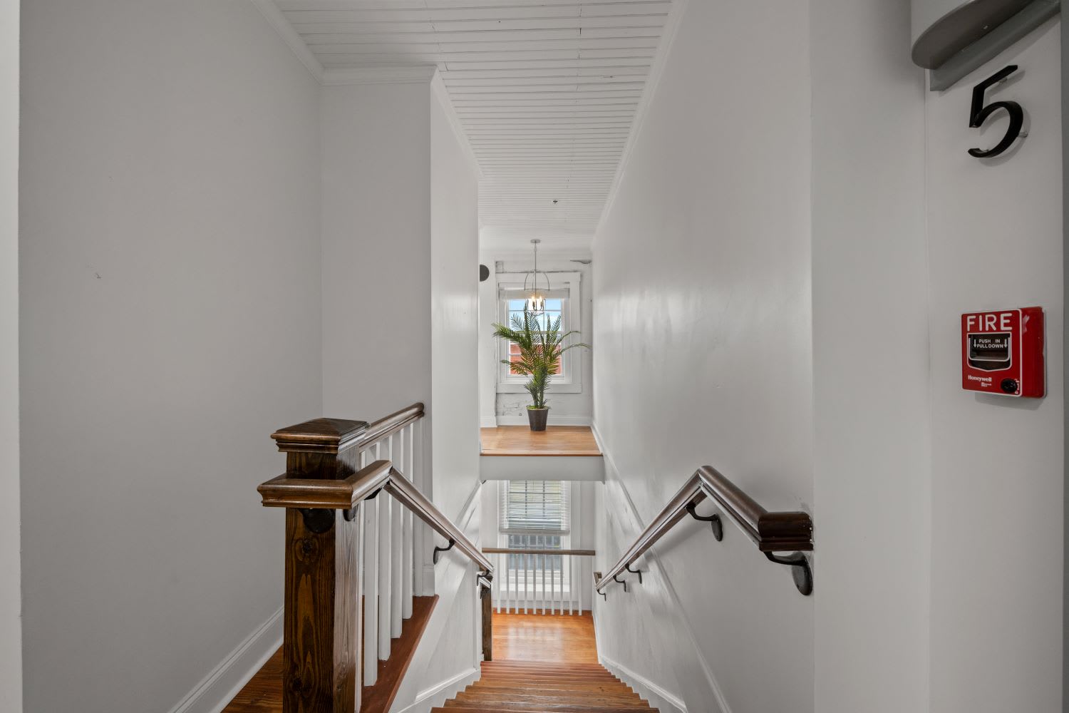 300 Laurel StreetUnit 5 – photo 2