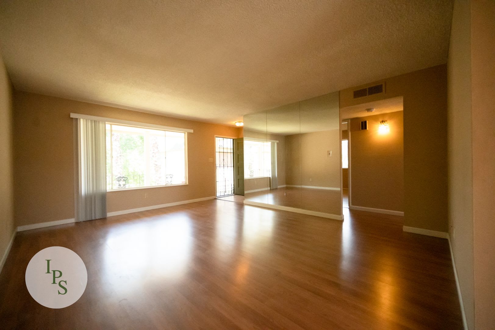 Move In By September 1St And Get The Rest Of August Free Fig Garden Townhome 2Br 1Ba Great Location Well Maintained Community – photo 5