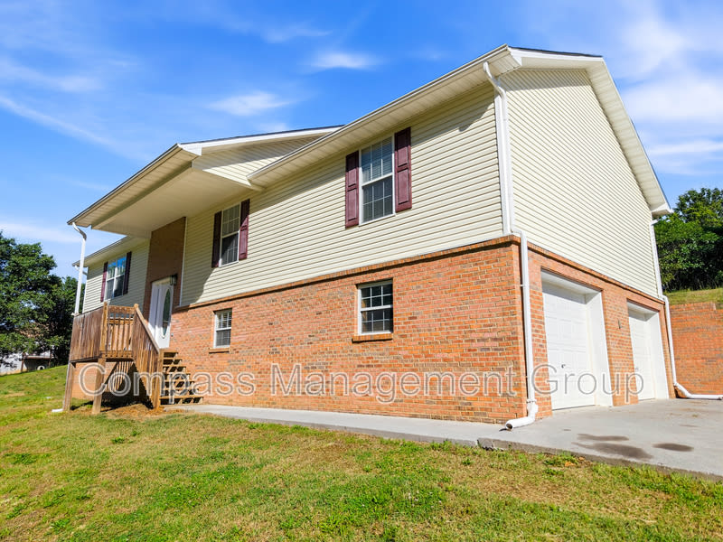 1690 River Bend Road – photo 3