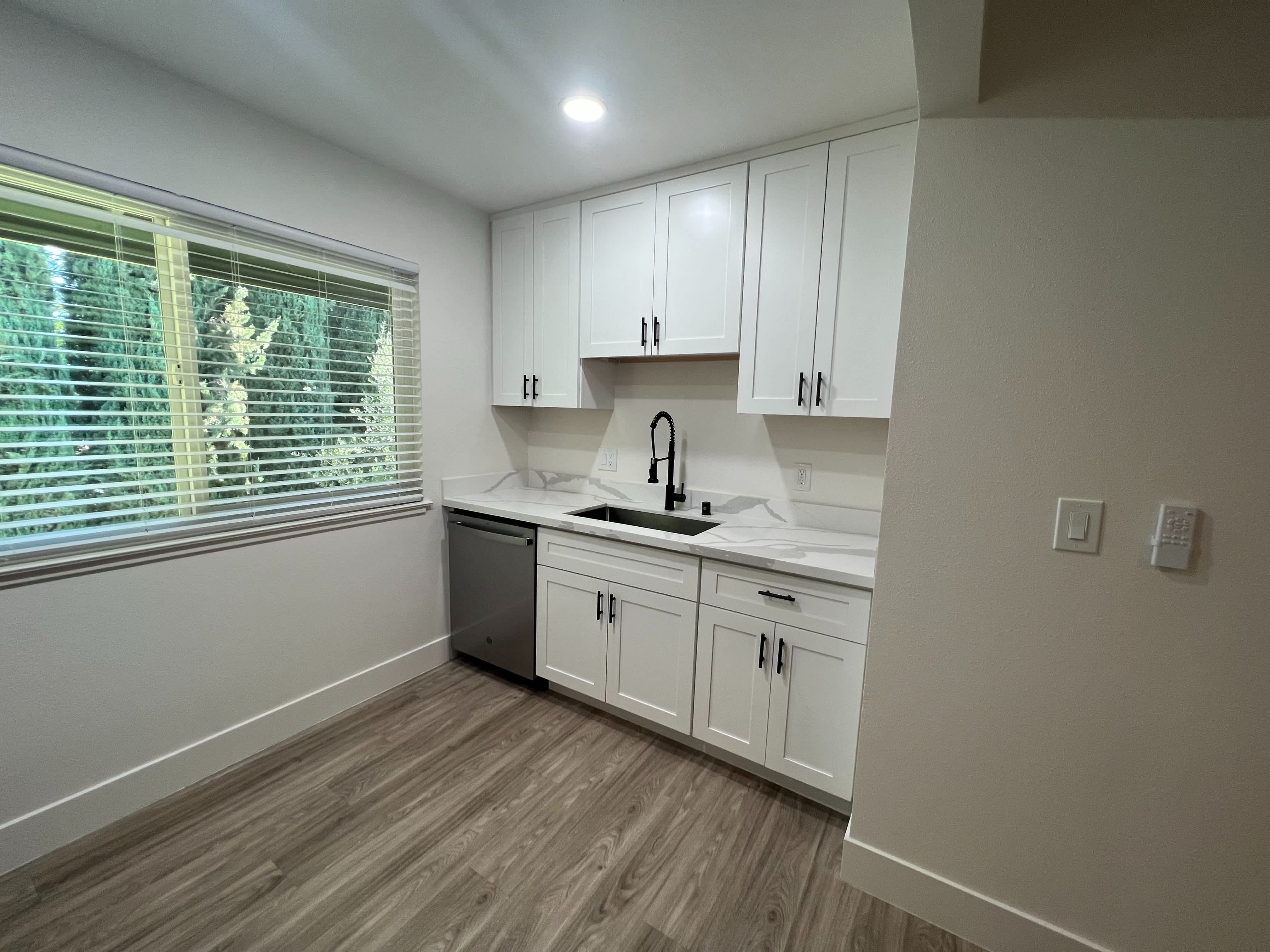 The Chloe Apartments – photo 5