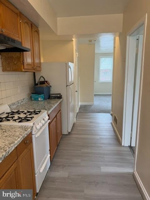 1014 NE 48TH Place NE – photo 2