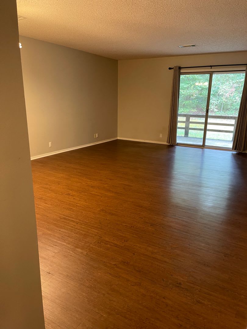 Charming townhome nestled in the heart of Hot Springs Village – photo 3
