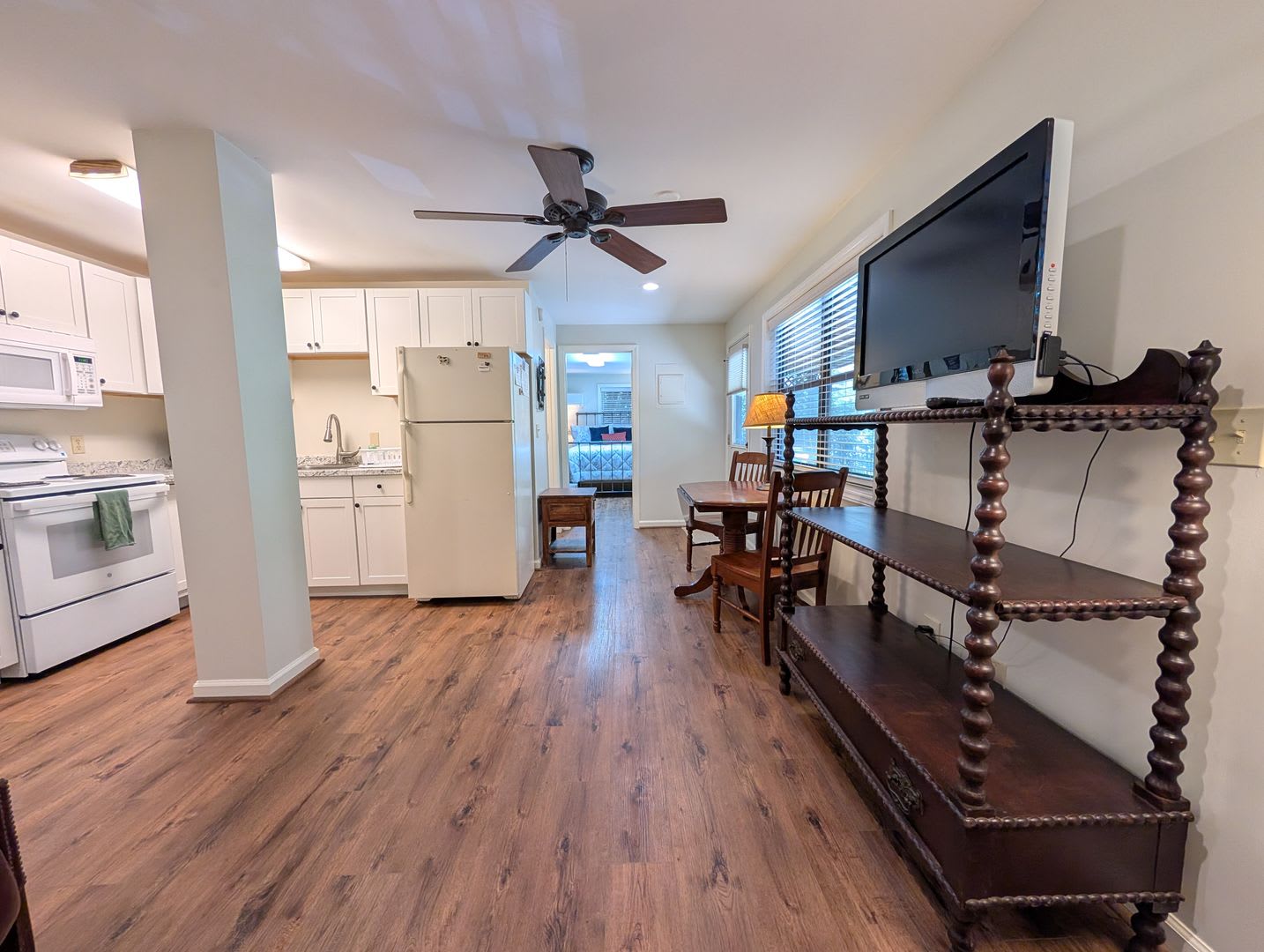 Montreat School Year Rental Available August May Furnished Montreat Basement Apartment Utilities Included – photo 5