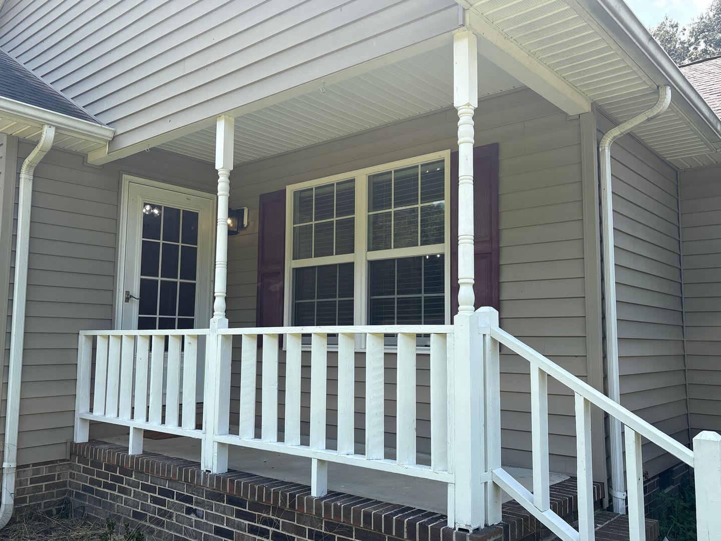 Beautful Home With Spacious 1 Acre Lot Outside Manchester City Limits – photo 2