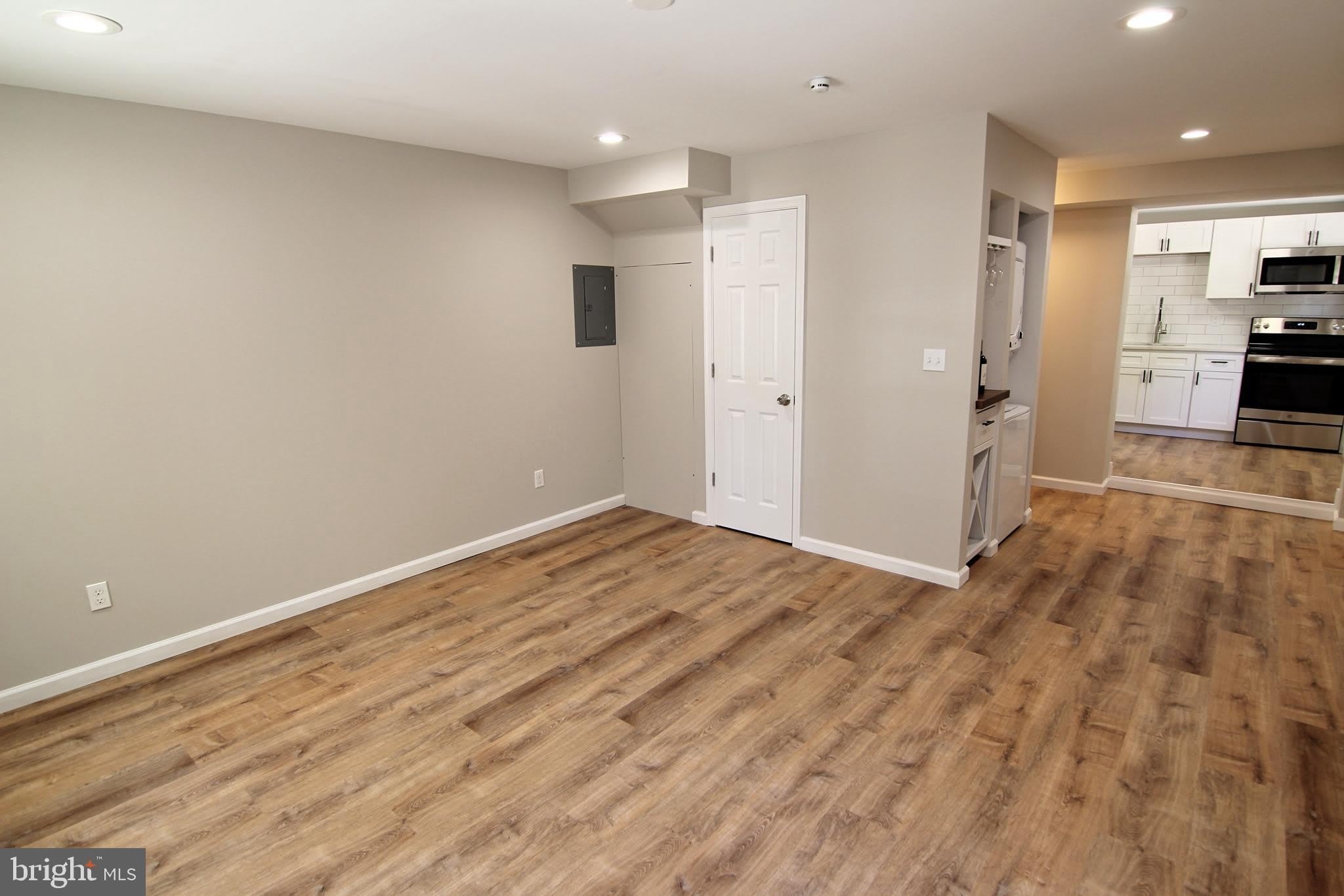 617 FORD Street – photo 3
