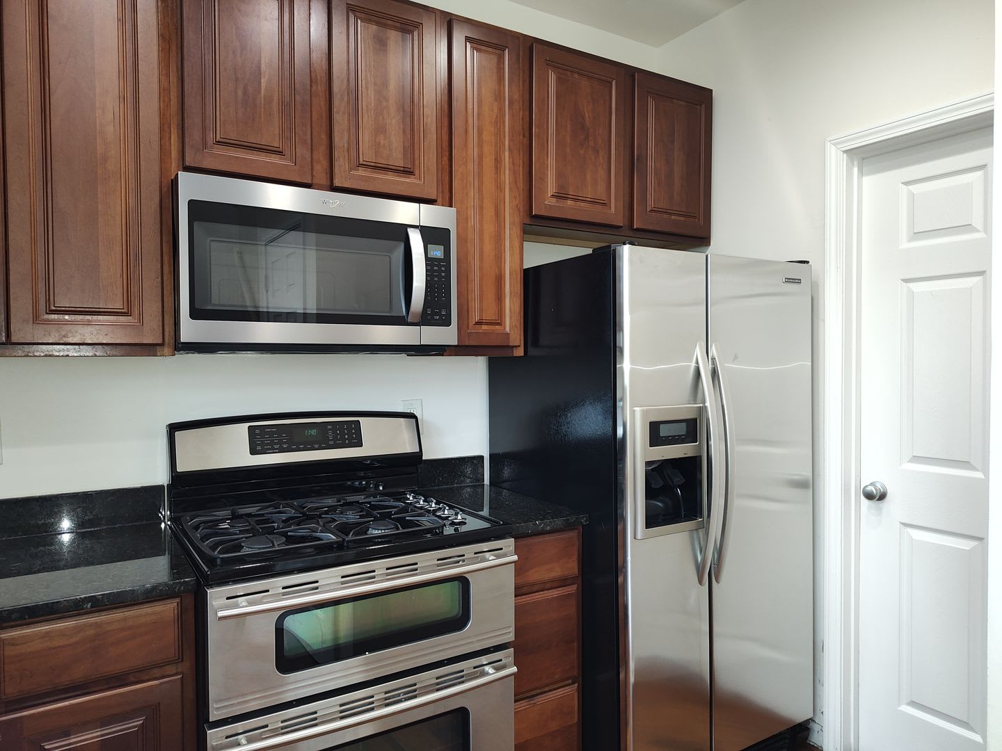 Beautiful Condo Located In The Reinassance Community – photo 3