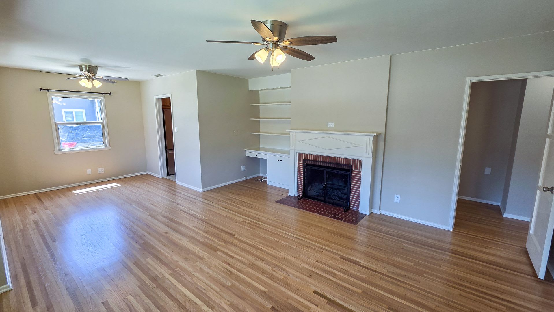 Beautiful 3 Bed 1 5 Bath House With Remodeled Bathroom And Detached Bonus Room Office Available Now – photo 3