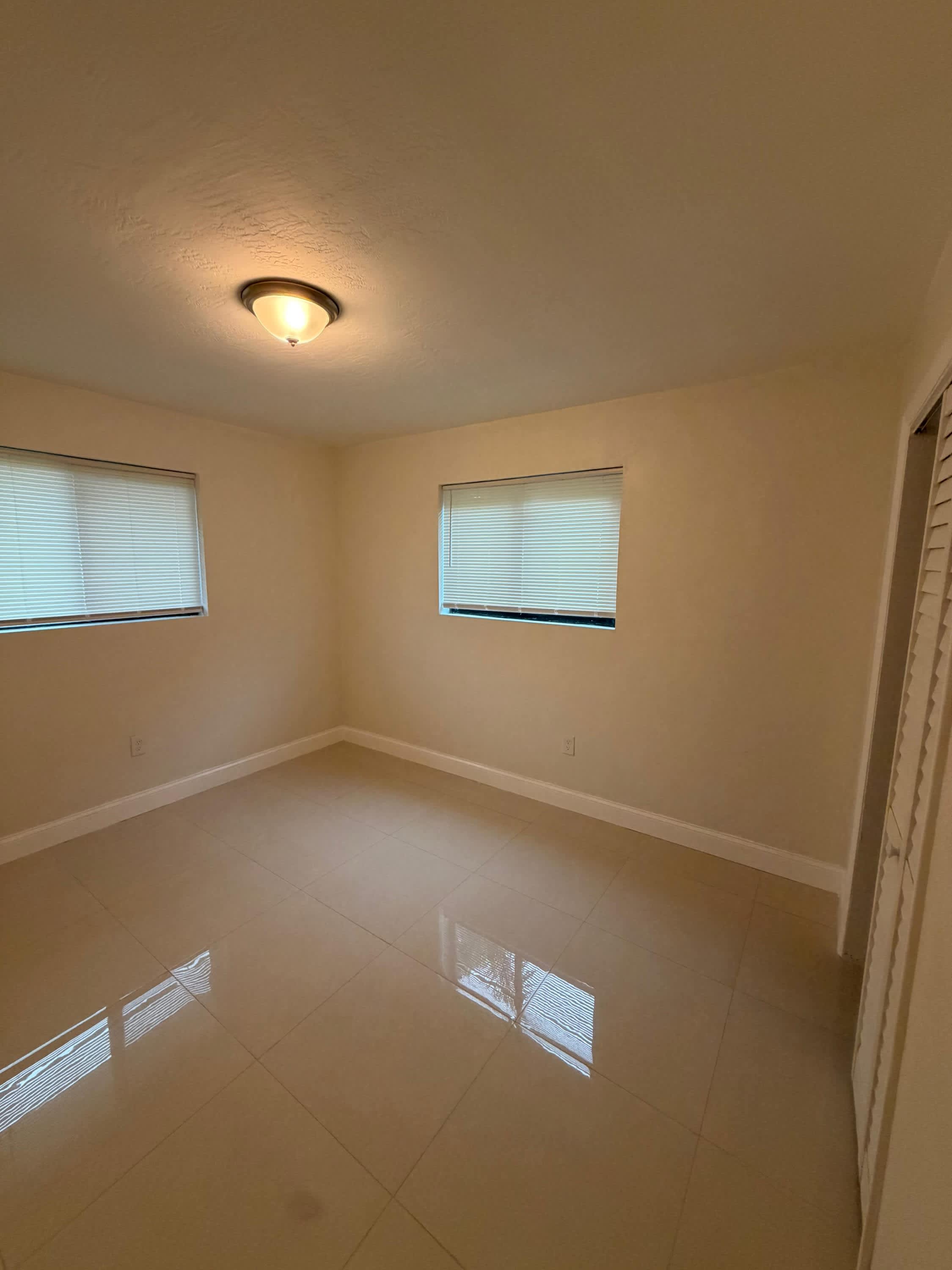 465 Northeast 139th Street – photo 4