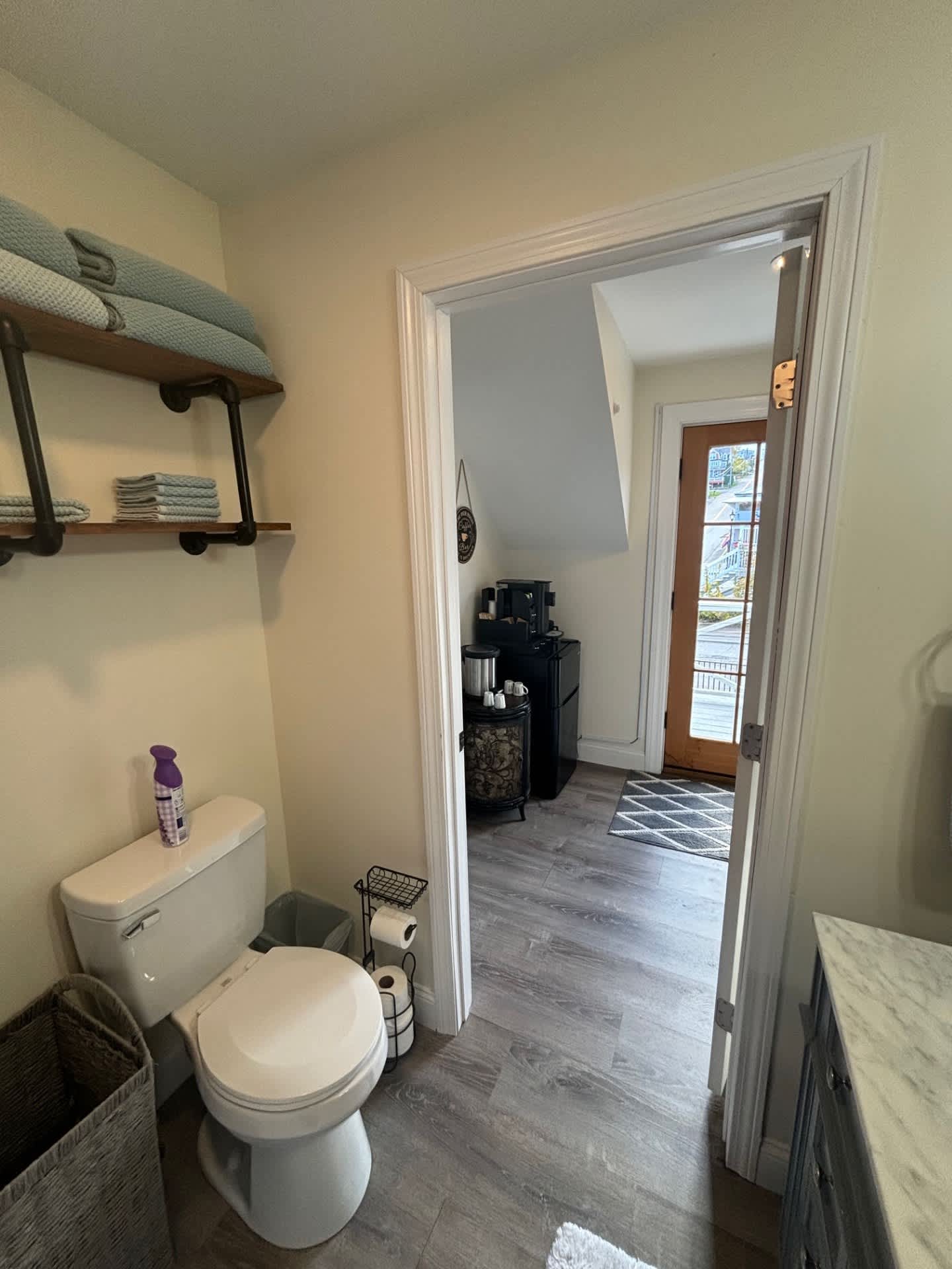 1 Simpson Avenue – photo 5
