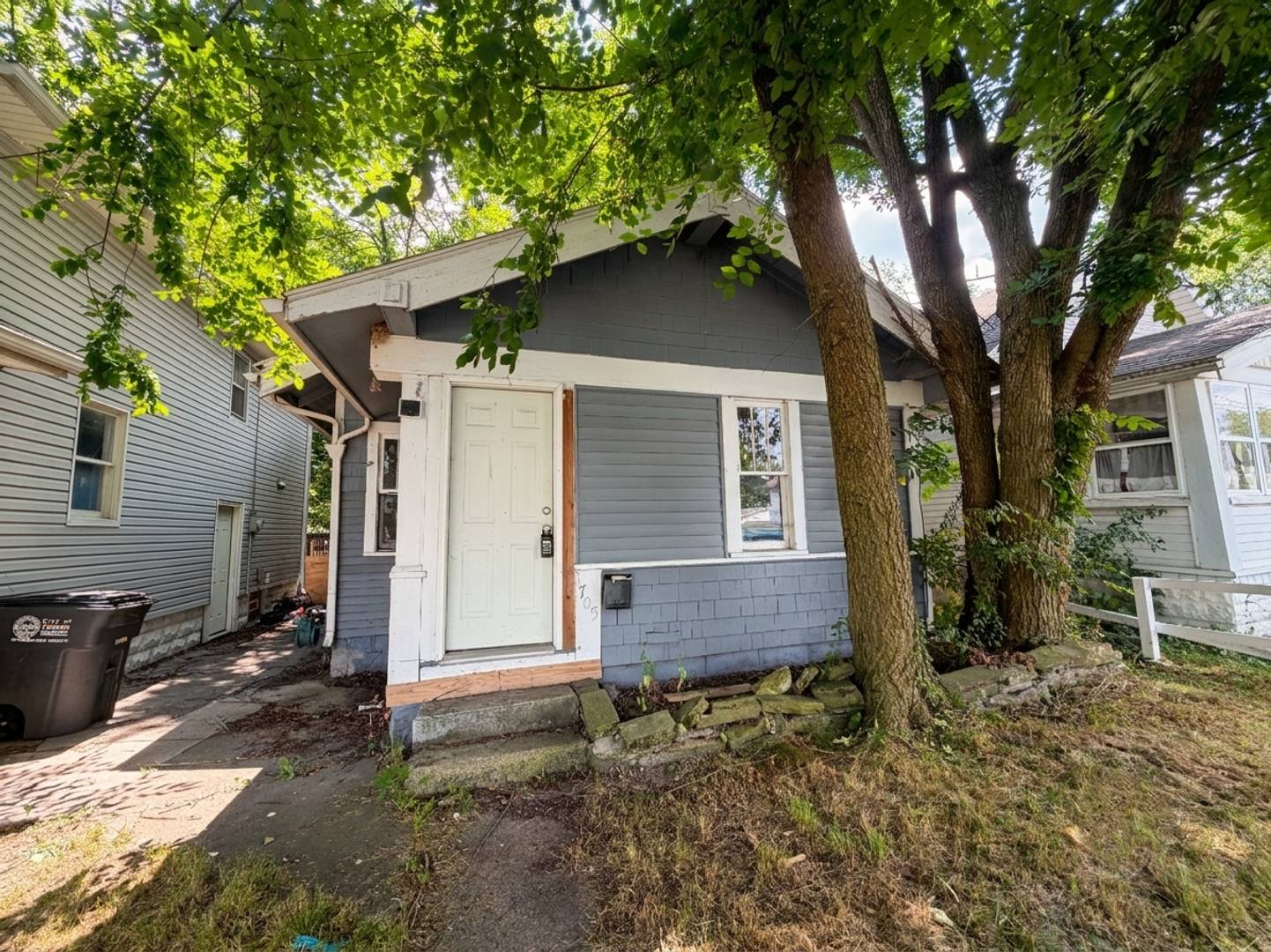 Charming 2-Bedroom Home Near Five Points – photo 1