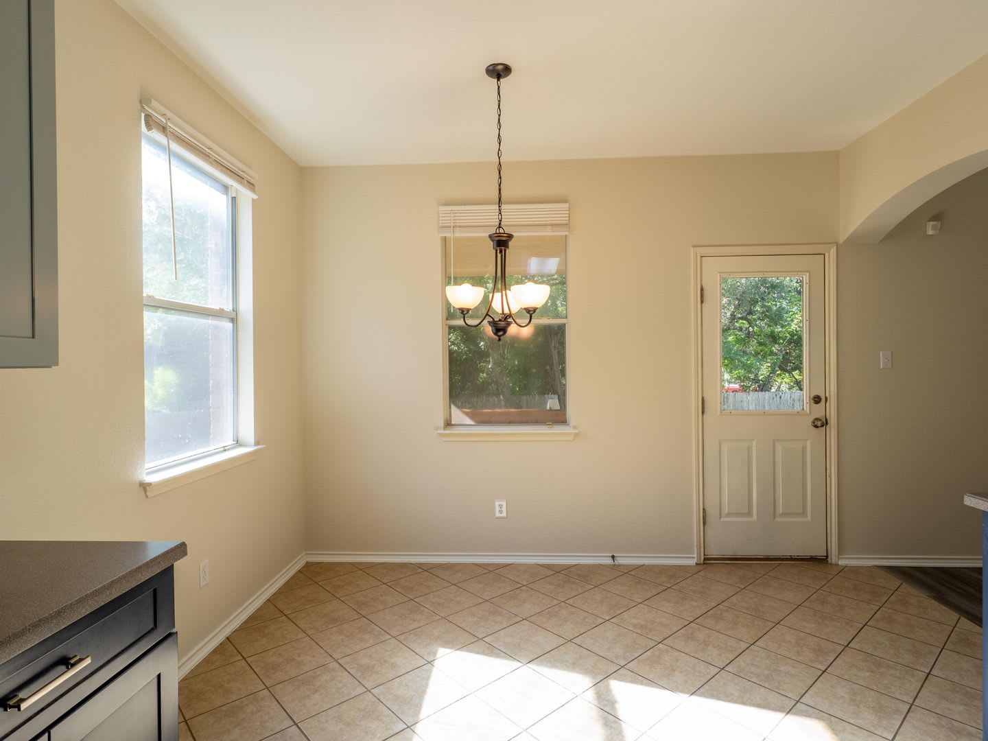Welcome to your new home at our charming property – photo 5