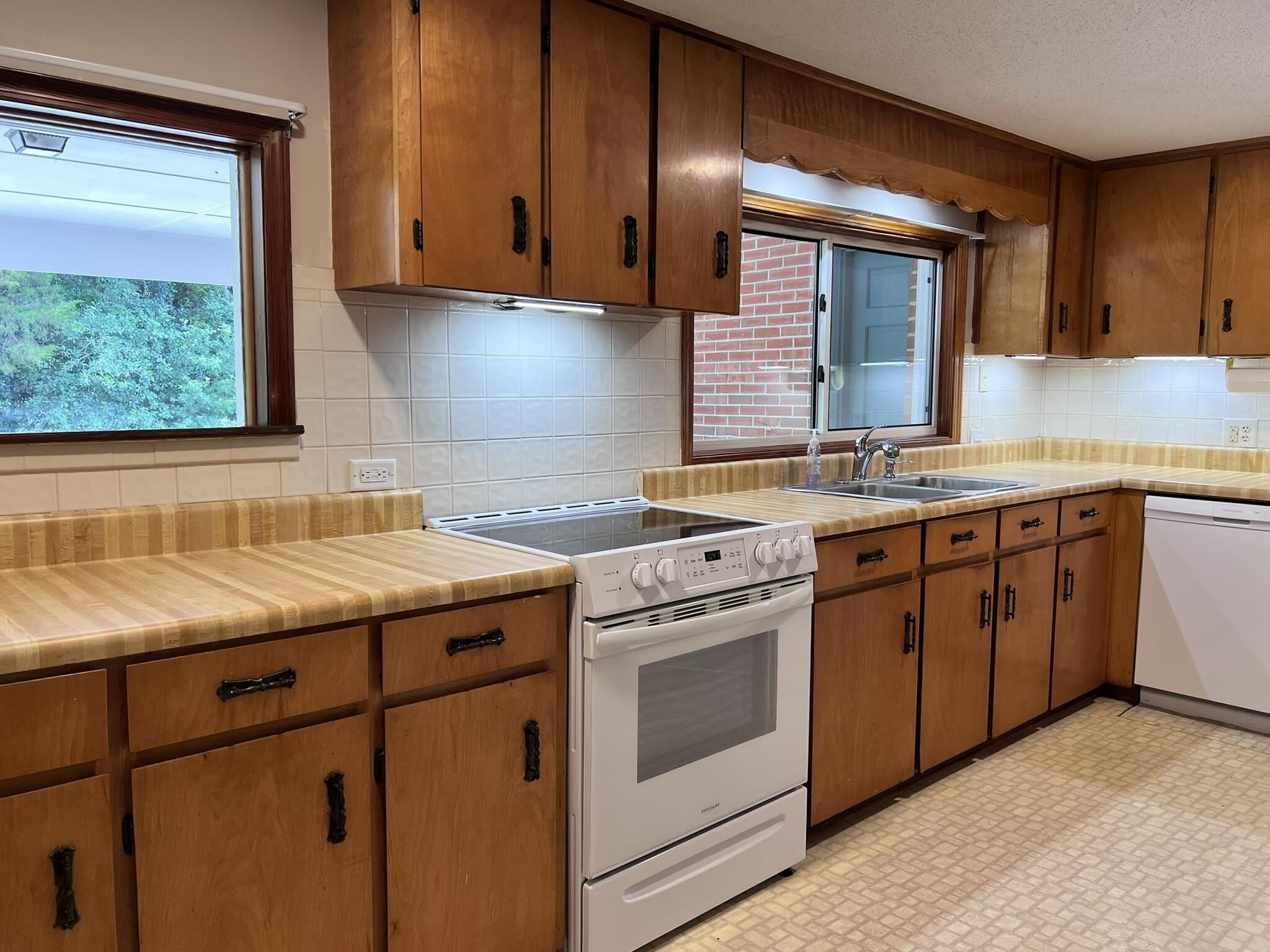 5246 Old River Road – photo 4