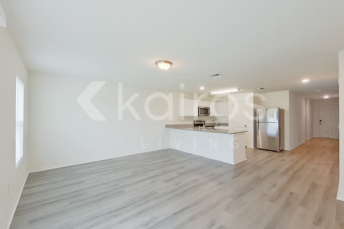 1128 Hayes Avenue South – photo 4