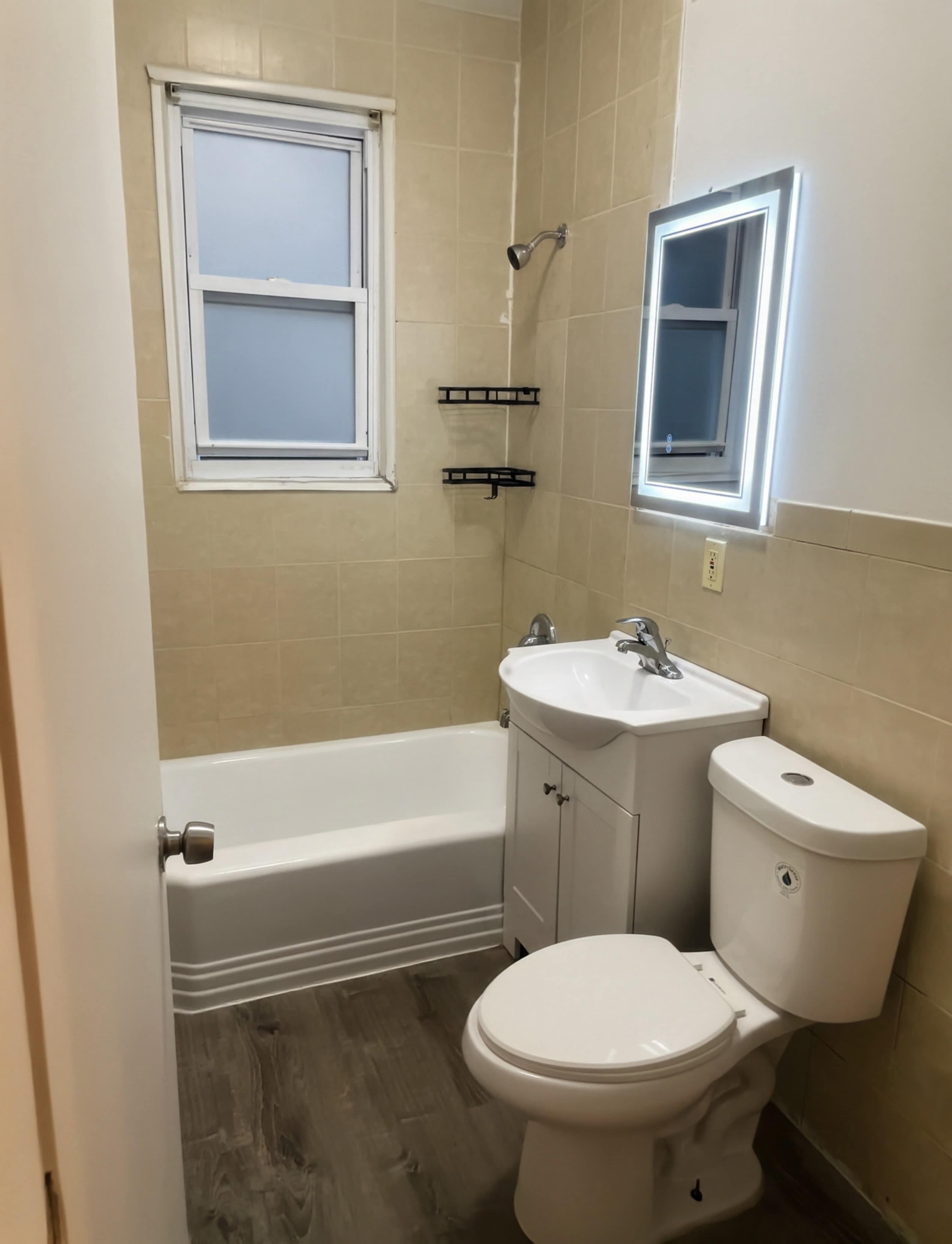 105 Lyons Avenue – photo 3