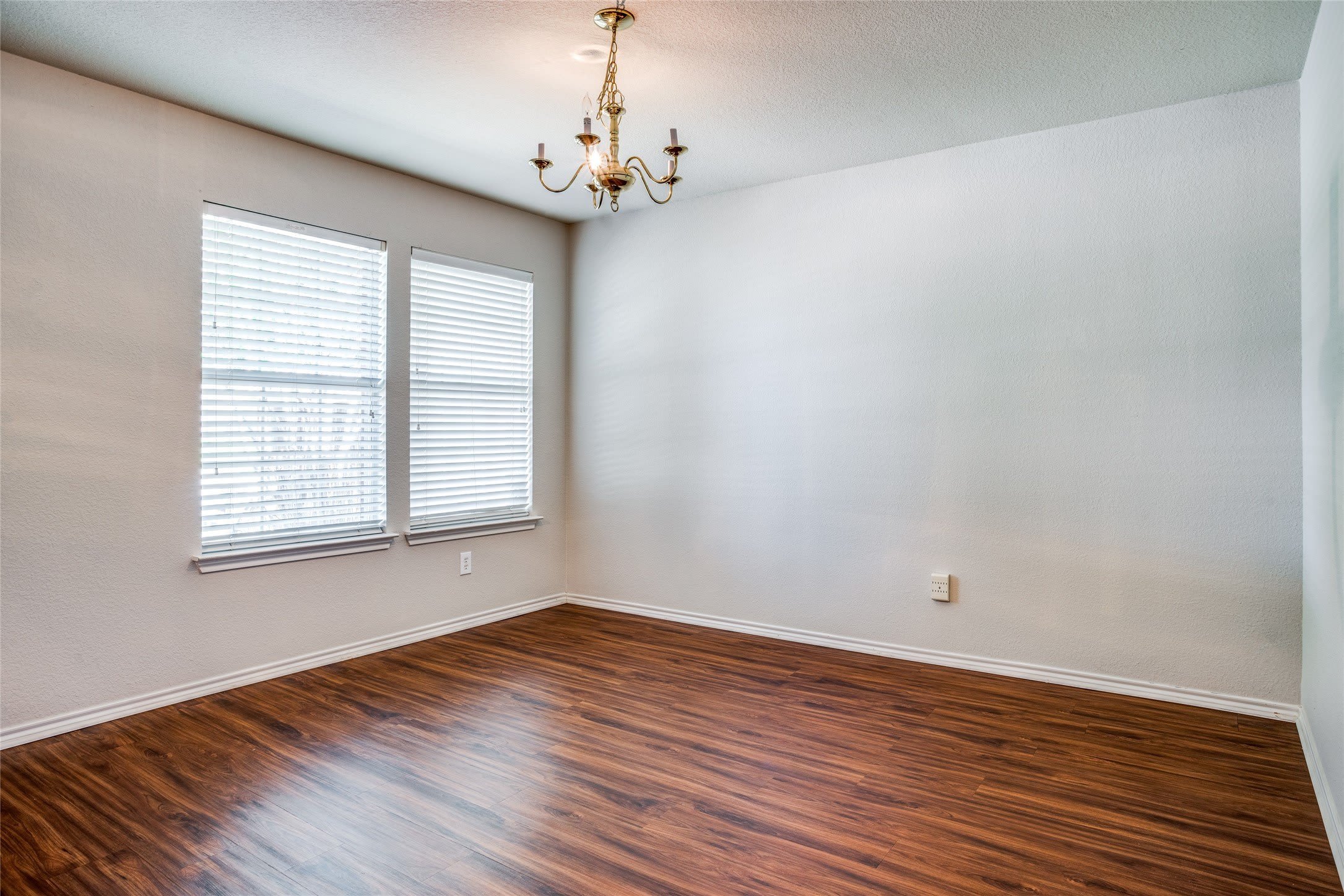 821 Oak Hollow Lane – photo 5