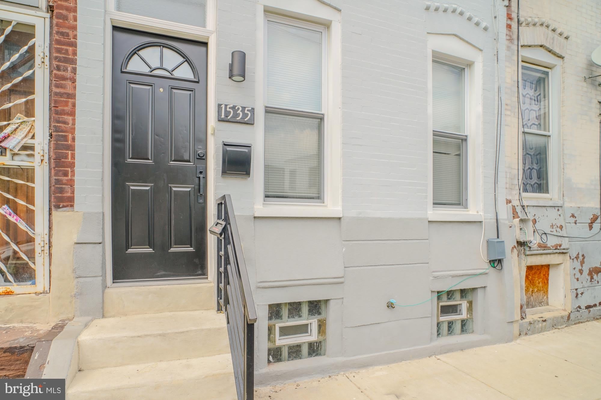 1535 W SELTZER Street – photo 1