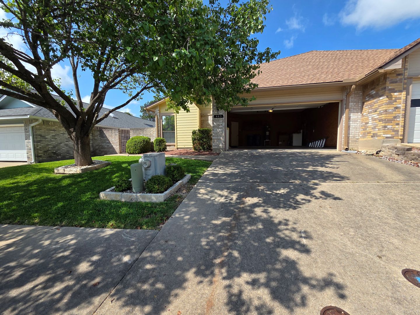 For Lease Great Location – photo 2