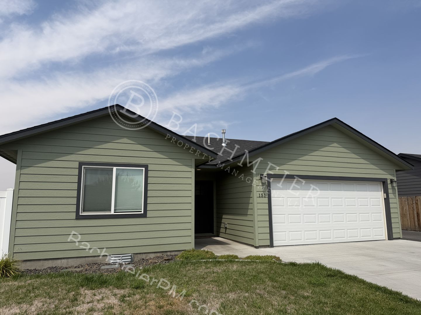 Beautiful Newer 3-Bedroom, 2-Bathroom Single-Family – photo 1