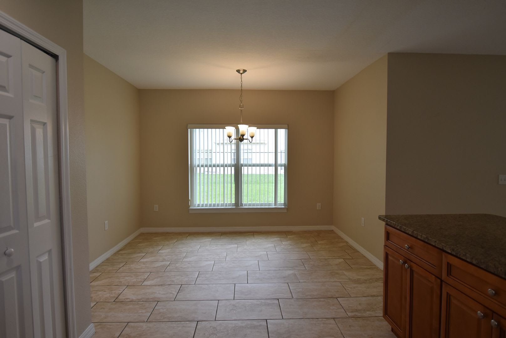 Single Family Home 4 Bedroom 2 5 Bath 2 Car Garage For Rent At 527 Bristol Cir Kissimmee Fl 34758 – photo 5