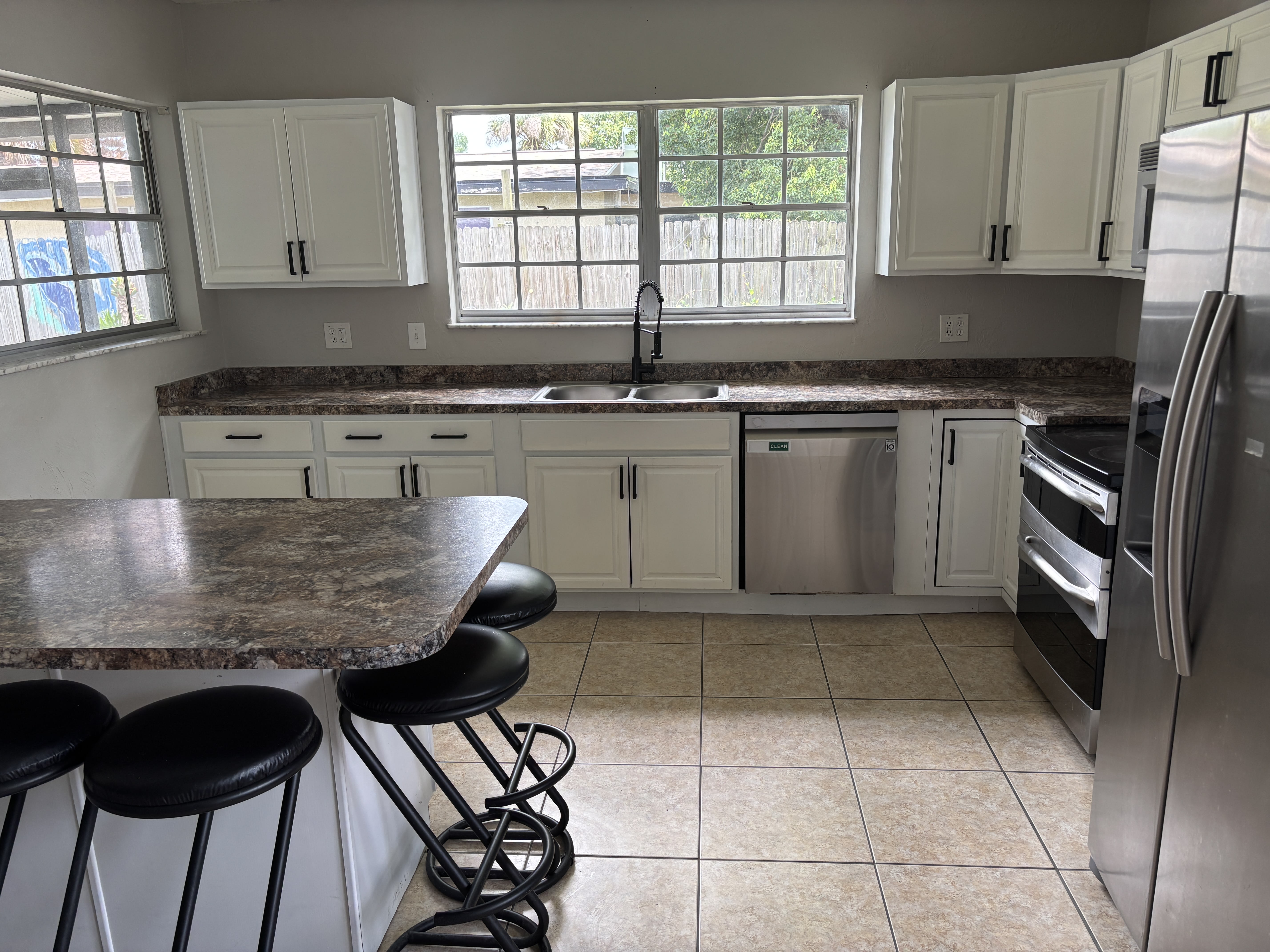 1147 Barbara Drive – photo 4