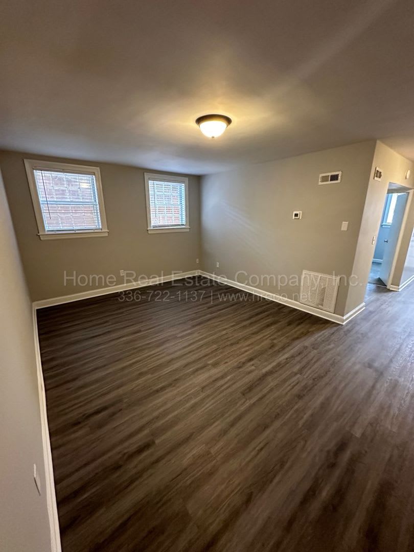 Colonial Arms Apartments – photo 1