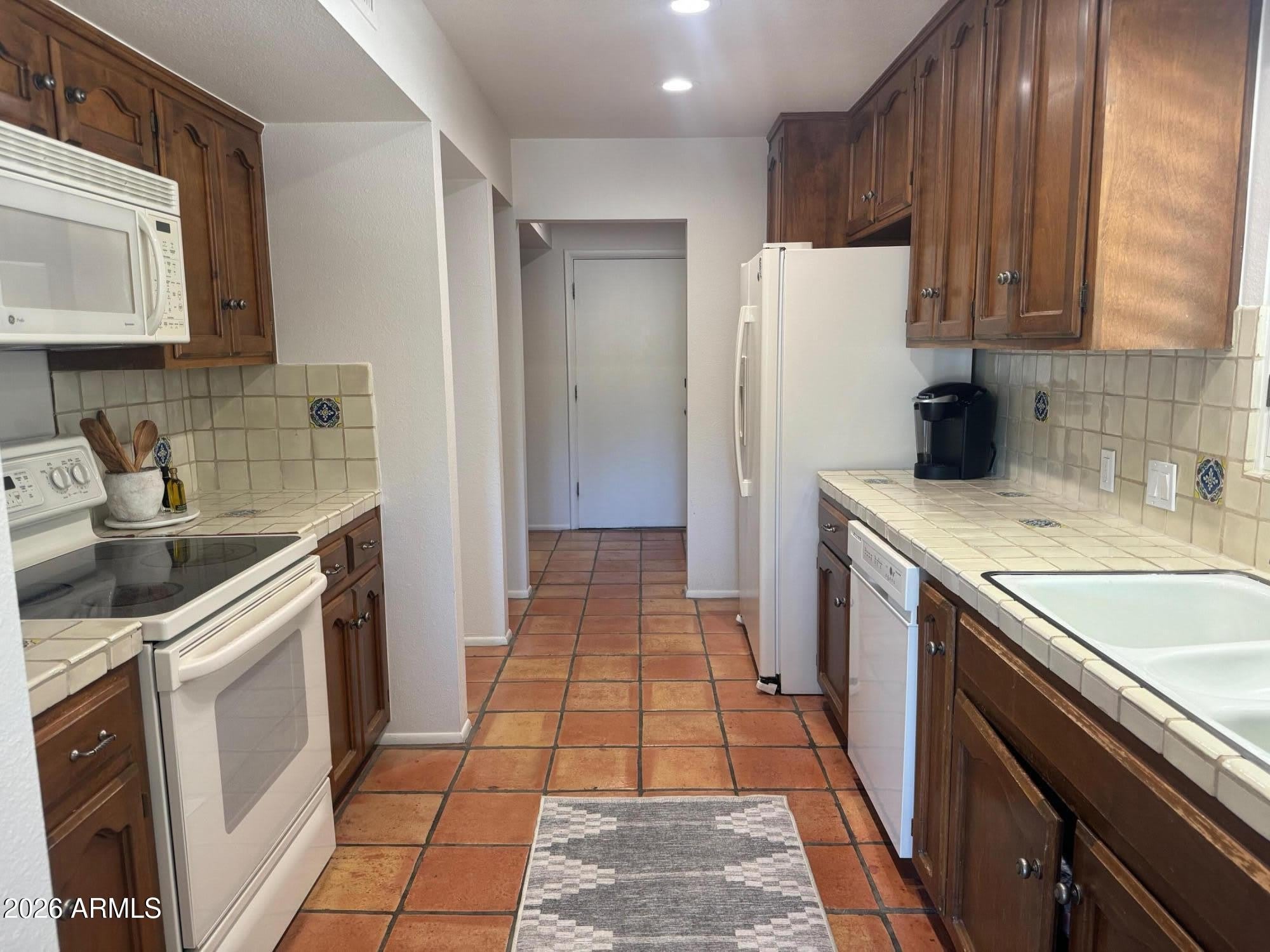 1725 E STAGHORN Lane – photo 5