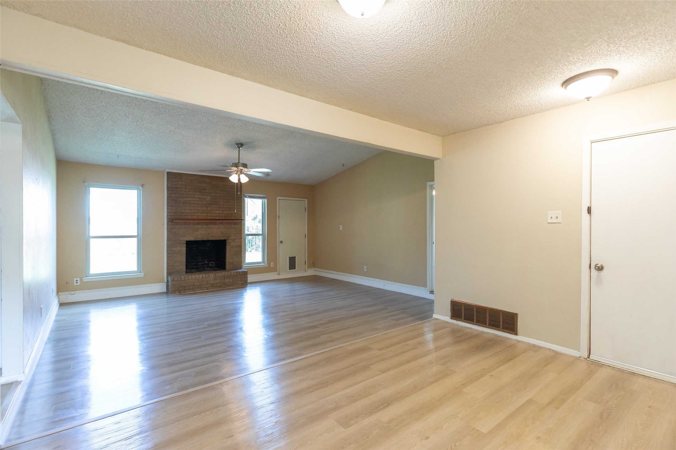 1733 Chucker Court – photo 4