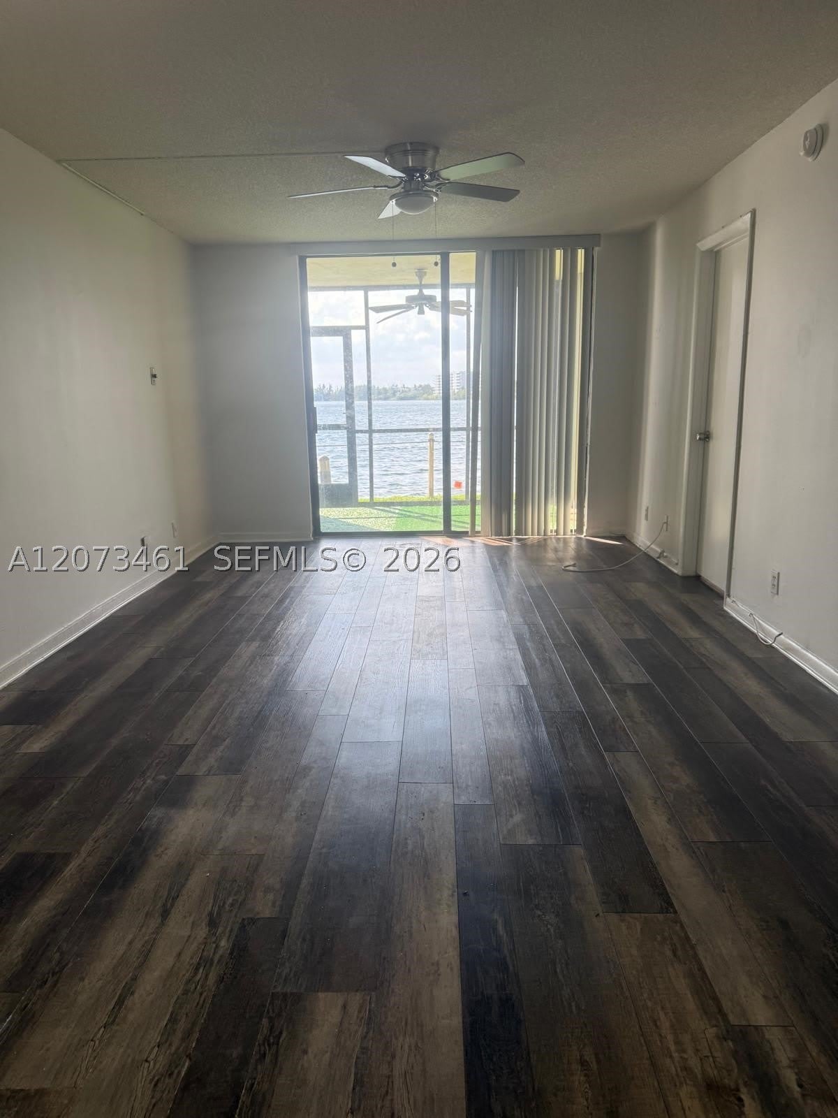 109 Lake Emerald Dr – photo 5
