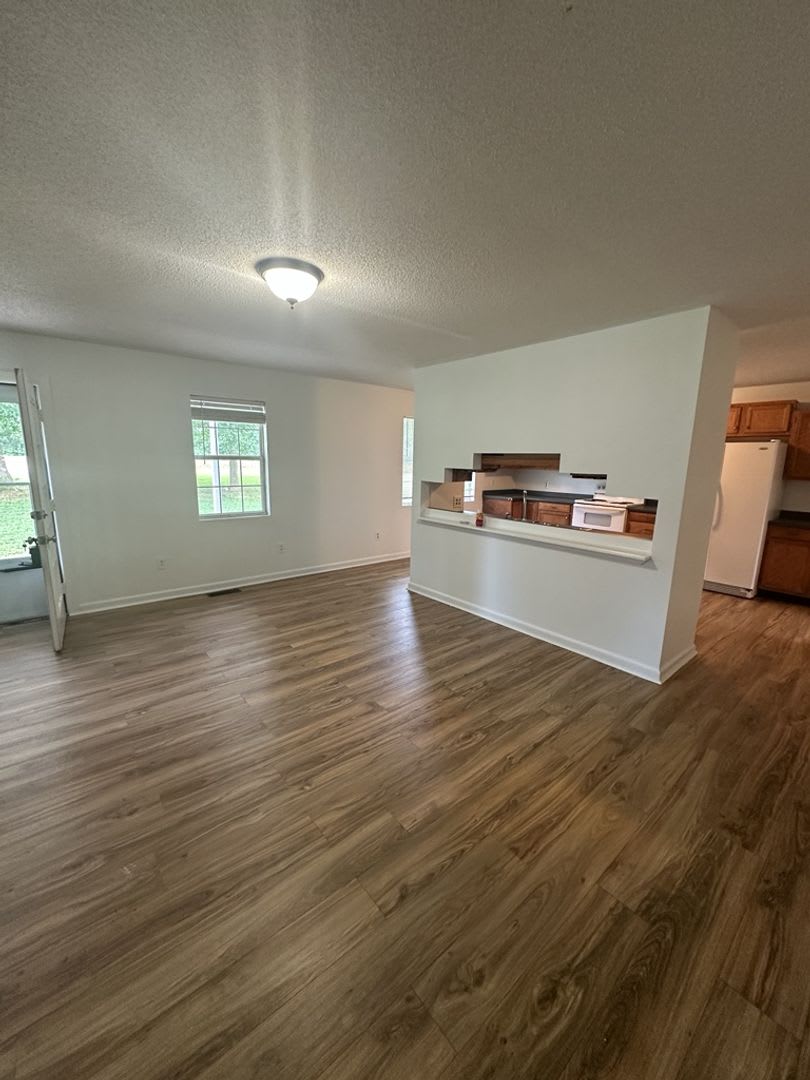 Quiet 3 Bedroom 2 Bath With Creek Access Pet Friendly – photo 4