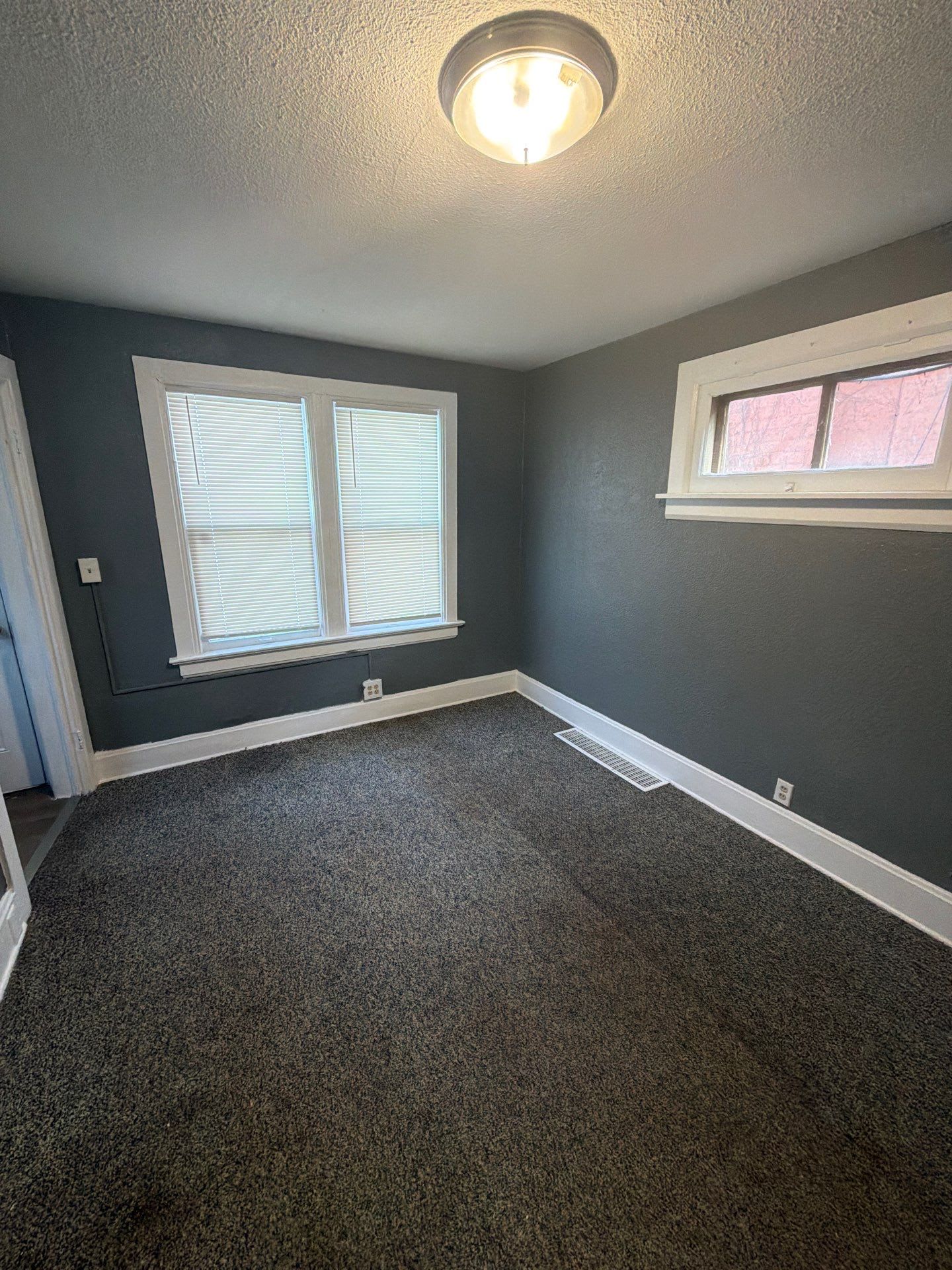 644 Thomas Ave. – photo 2