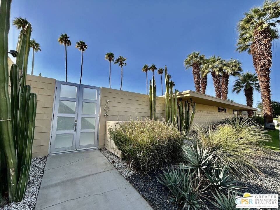 306 Desert Lakes Dr – photo 1