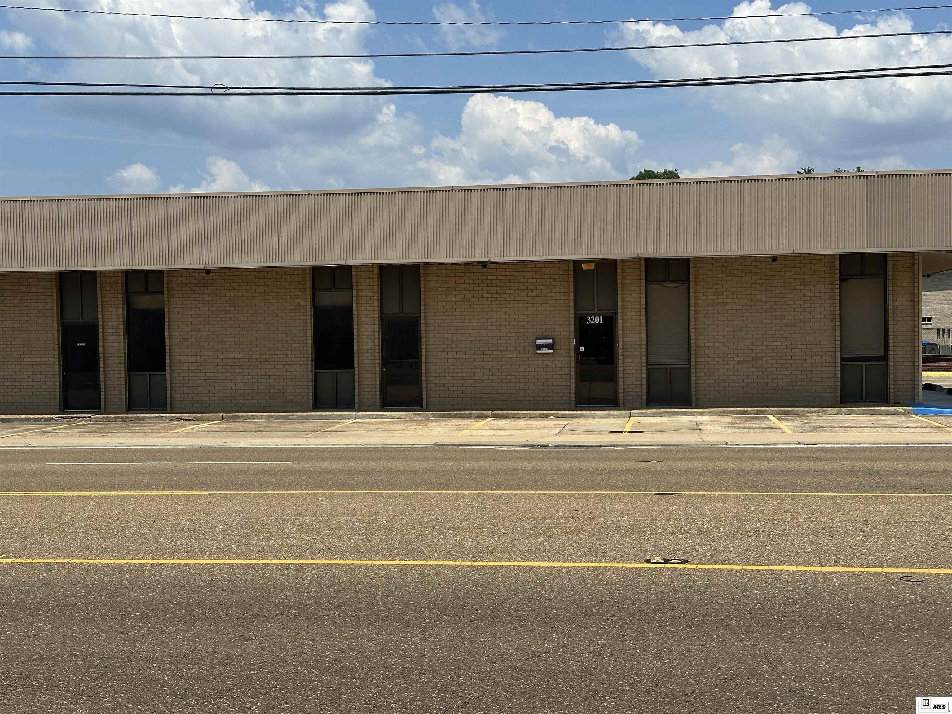 3201 ARMAND STREET – photo 2