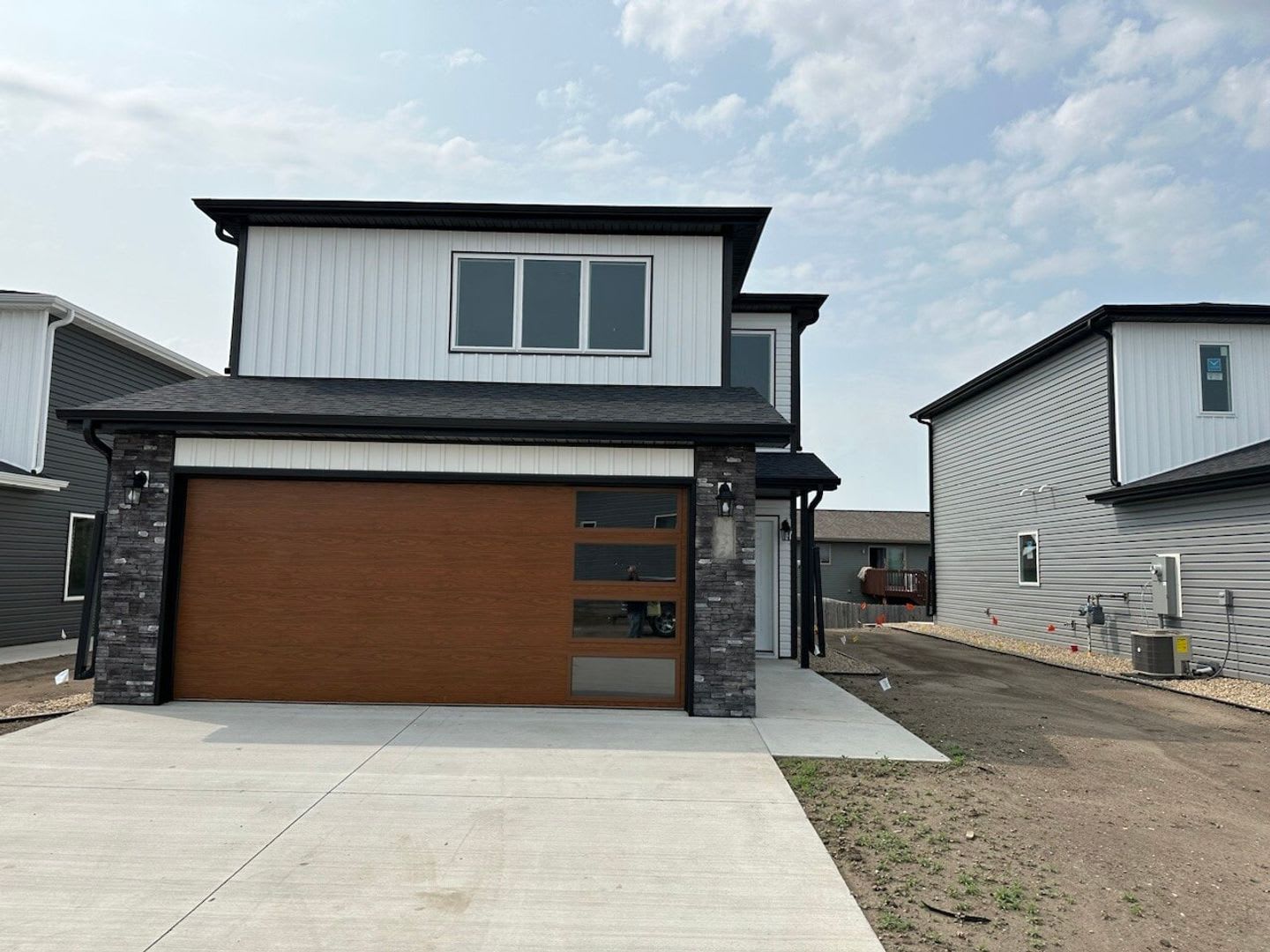 Spacious 3-bed 2.5 Bath – photo 1