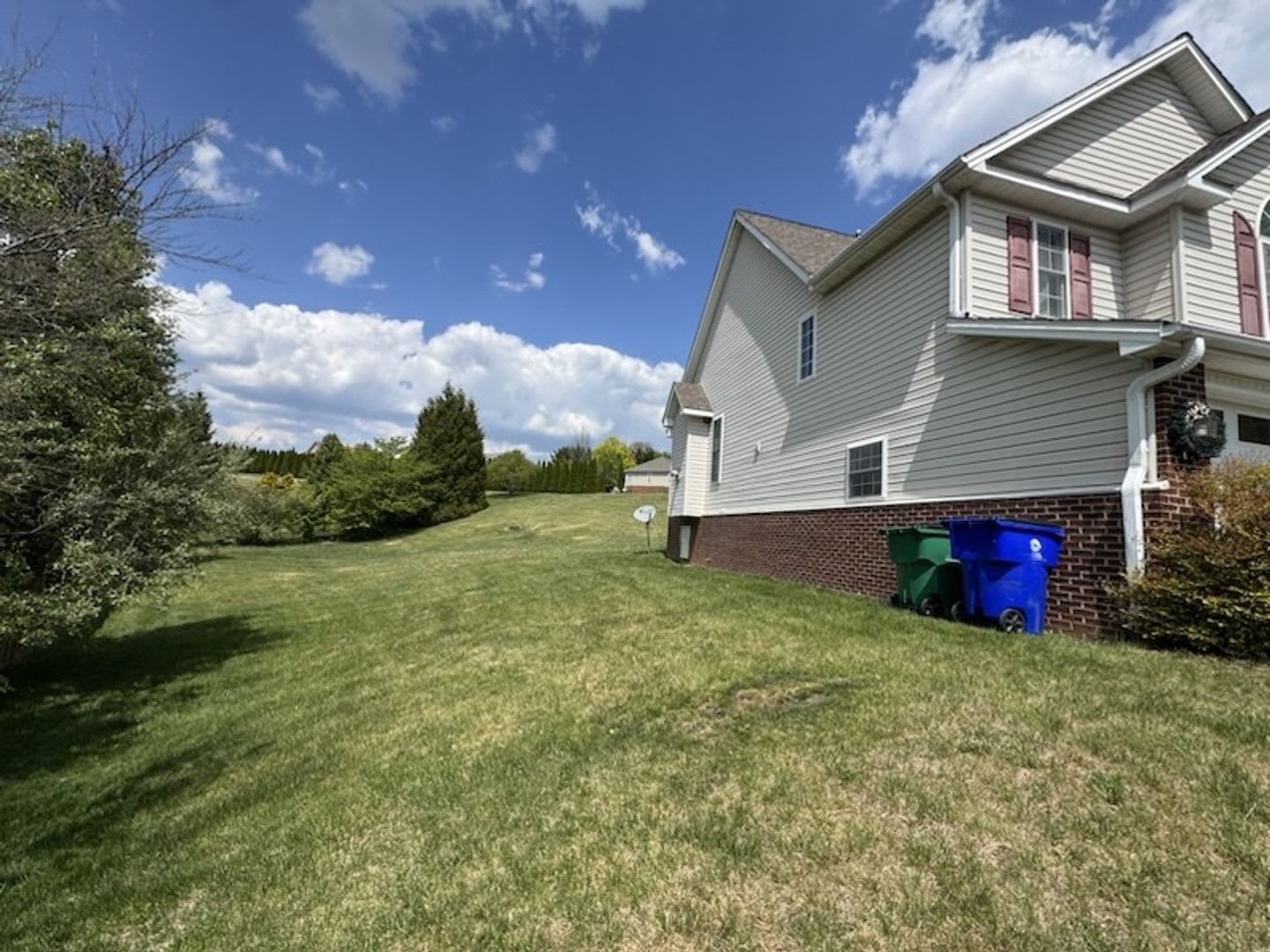 Blacksburg, 3 BR / 2.5 BA Available August 14 – photo 2