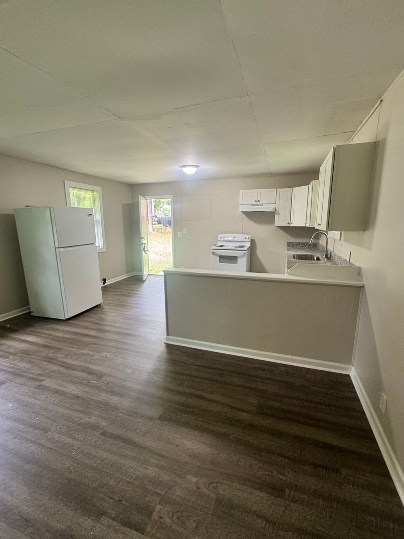 Available Now! 307 Crawford Lane in Thompson – photo 5