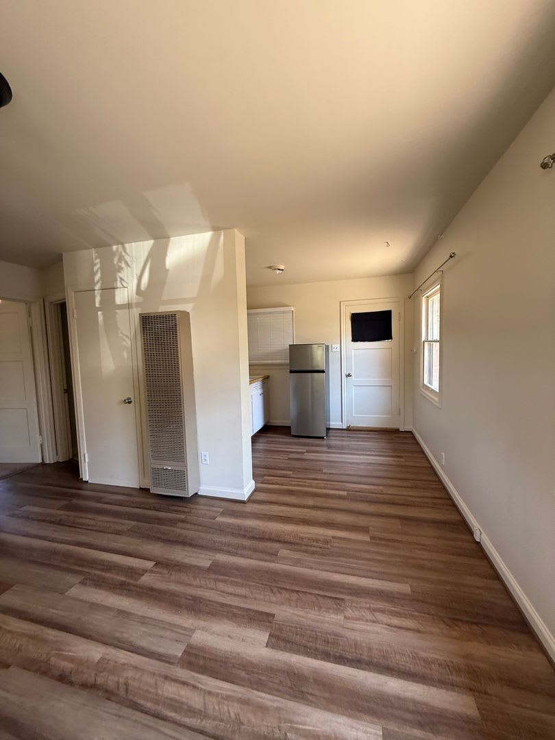 2 Bedroom 1 Bathroom Single Family Home just minutes to the historic Sonoma Plaza – photo 4