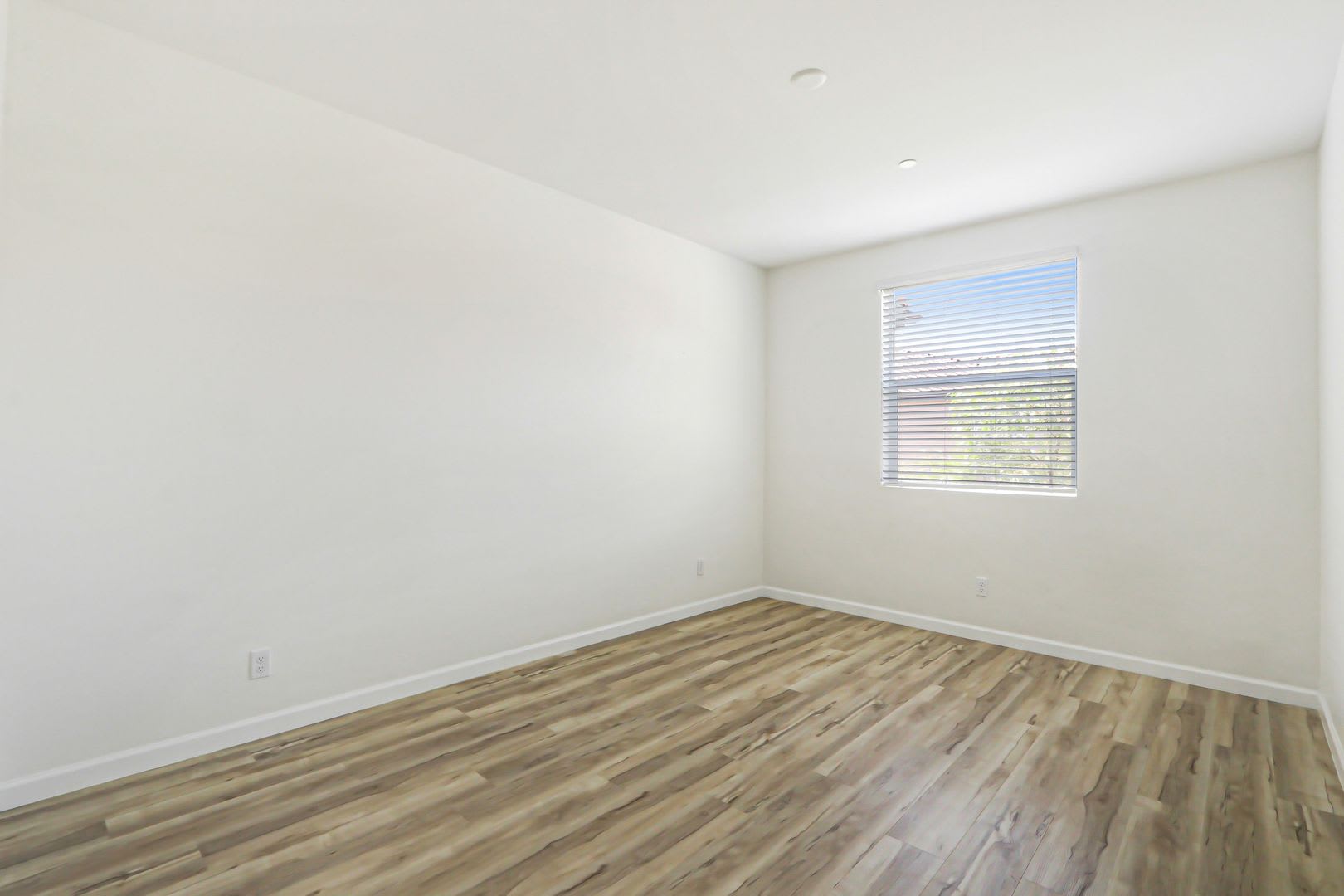 Available now! Stunning 4-Bedroom Home in Gated North Fontana Community! – photo 5