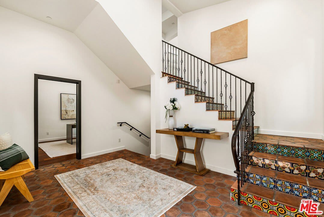 8836 Wonderland Ave – photo 4