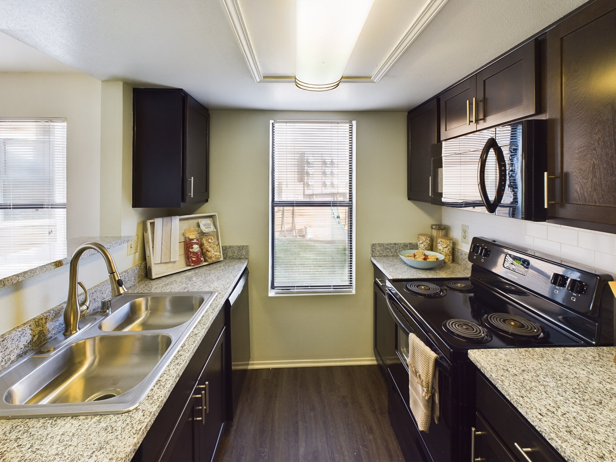 Stoney Brooke Apartments – photo 1