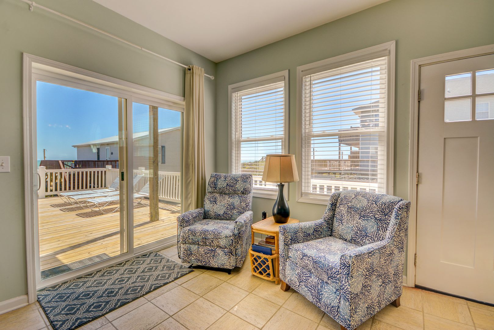 Pet Friendly 4 Bedroom Ocean Front Duplex Available October 1St 2026 Through March 31St 2027 Off Season Rental 3 Months Required – photo 3