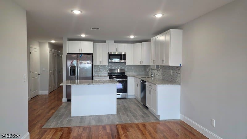 465 Hawthorne Ave – photo 4