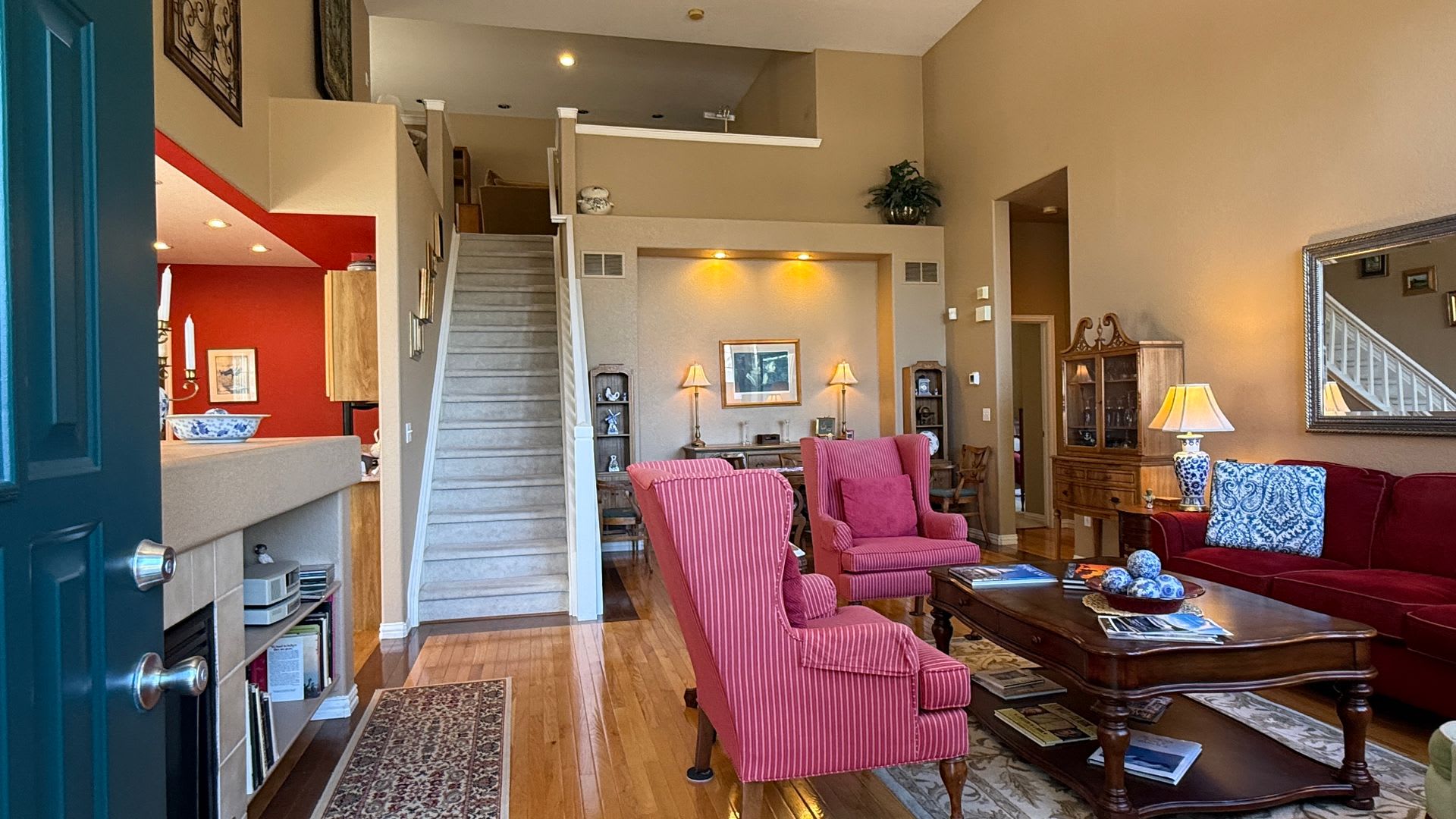 Fully Furnished Executive Townhome Utilities Internet Included Gated Pelican Pointe Central Denver – photo 3